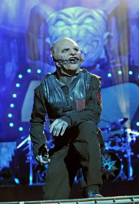 Vocalist Corey Taylor of the heavy metal band Slipknot performs Thursday at First Niagara Pavilion in Burgettstown.