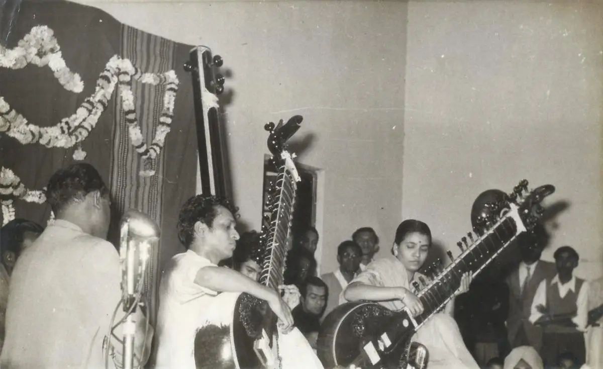 Annapurna Devi with Pt. Ravi Shankar at a jugalbandi concert. Annapurna Devi with Pt. Ravi Shankar at a jugalbandi concert.