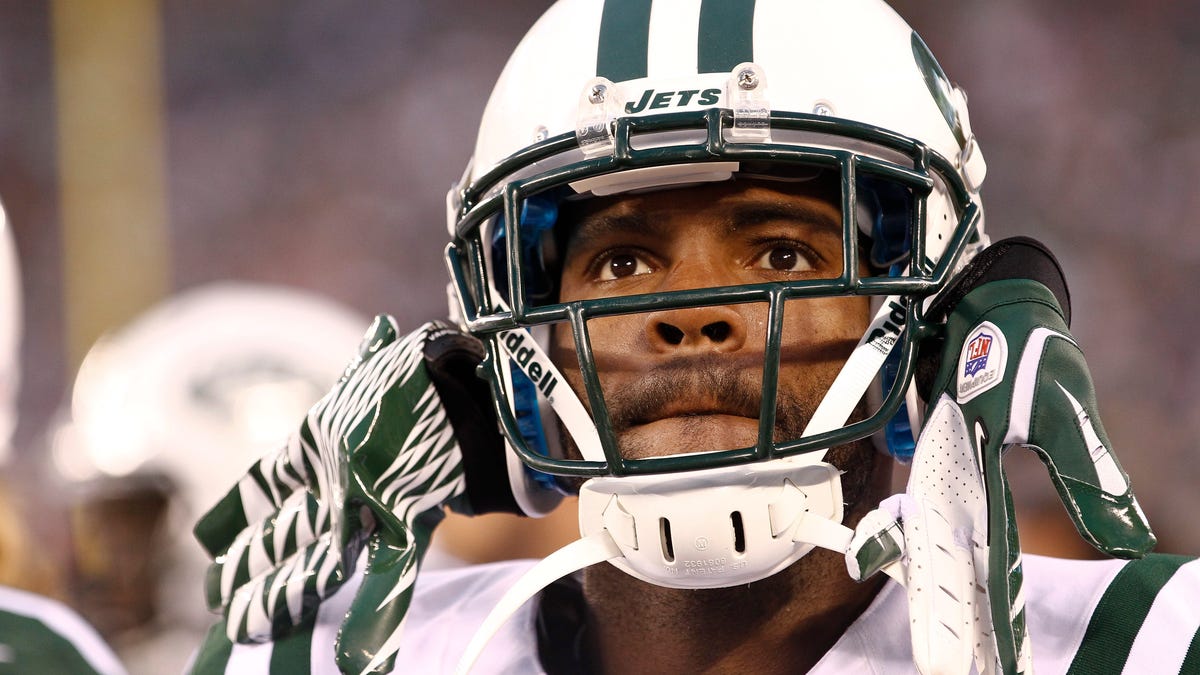 Heroic Act: Braylon Edwards Rescues Elderly Man from YMCA Assault