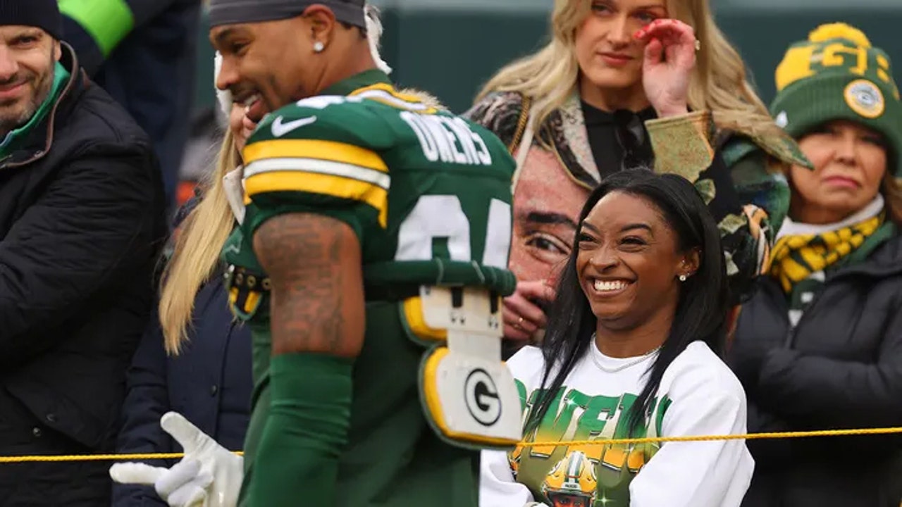 Exploring the Elite-Athlete Bond: Jonathan Owens Shares Insights on Life with Simone Biles