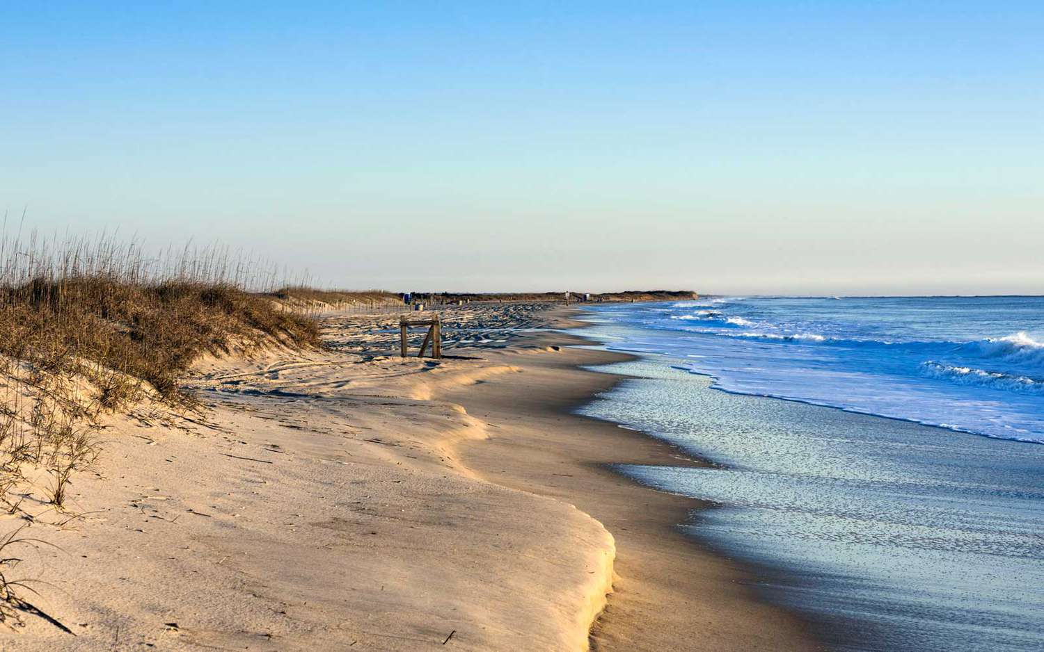 North Carolina’s Top 16 Coastal Gems: A Beach Lover’s Guide