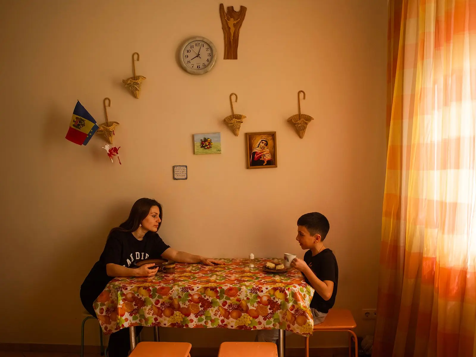Narine with her son Valentine, 9. Chişinău, Moldova, March 2022.