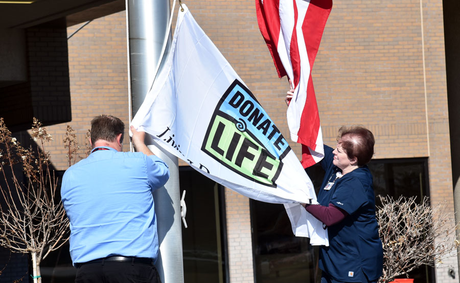 Neighbors Unite Through Life-Saving Organ Transplant: A Tale of Family Bonding