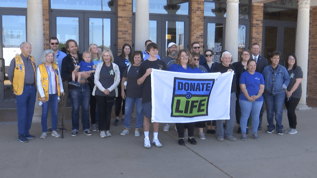 Flag-raising Ceremony Honors Organ Donors by Donate Life and Southwest Transplant Alliance