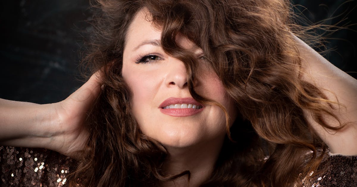 Jennifer Grimm: Juggling Nightclub Singing, Booking, and Motherhood