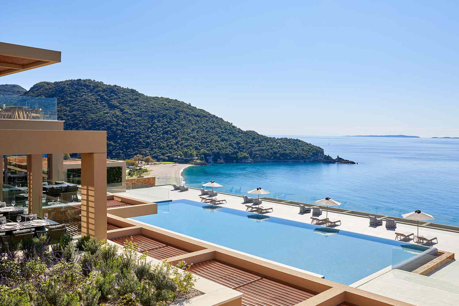 Top 25 Budget-Friendly All-Inclusive Resorts for Couples and Families