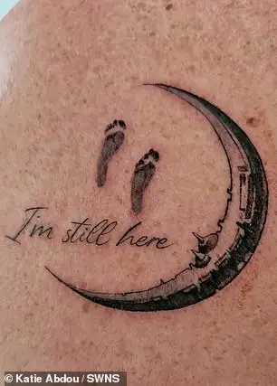 Katie had a ring made of her son's ashes, which she wears every day, and has a tattoo of her son's footprints on her shoulder