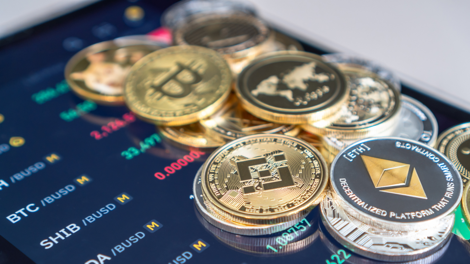 Blockchain Fever: 7 Cryptos Soaring on Bitcoin’s Record Run