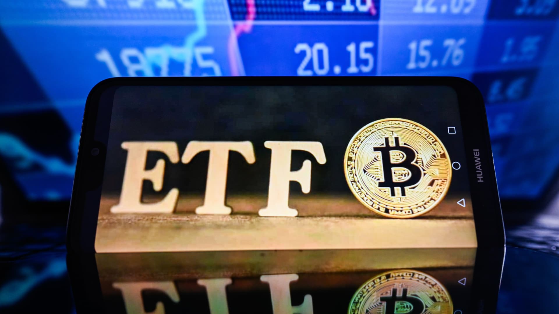 Cryptocurrency investors eagerly awaiting SEC ruling on bitcoin ETFs