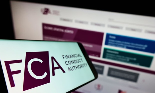 UK Finance Watchdog Pulls 35 Crypto Apps Off Market