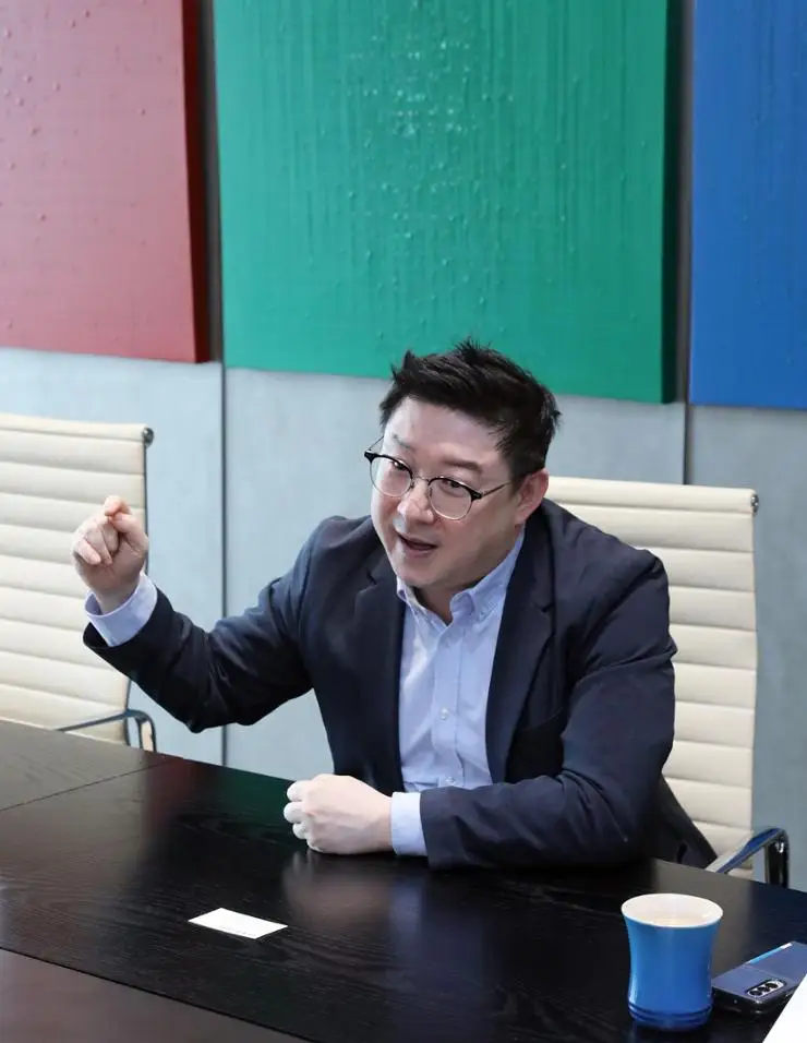 Yulchon's Head of New Industry IP Team Lim Hyeong-joo speaks during an interview with The Korea Times at the headquarters of the law firm in southern Seoul on March 6.  Courtesy of Yulchon