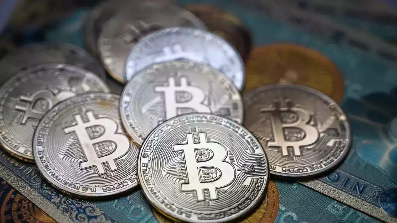 Renewed Investor Enthusiasm: Bitcoin’s Unusual Surge Sparks Hope for the Future