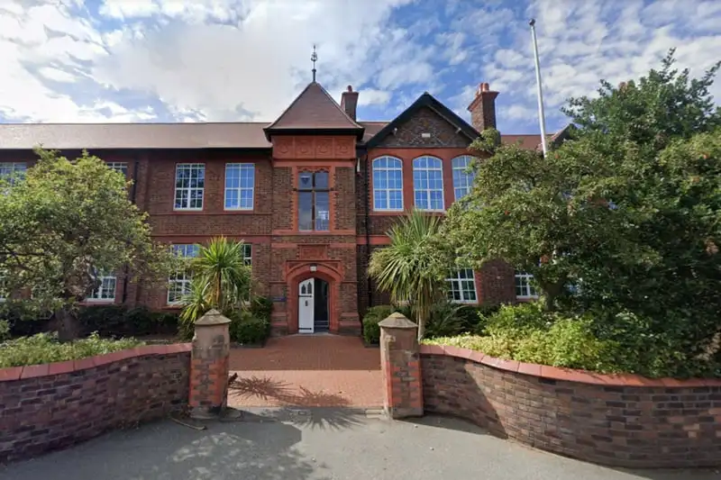 📈 National rank 160. West Kirby Grammar School is grammar school for girls. 51.8% of students attained GCSE A*/A/9/8/7. ⭐ Latest Ofsted rating: Good (2022). 📝 