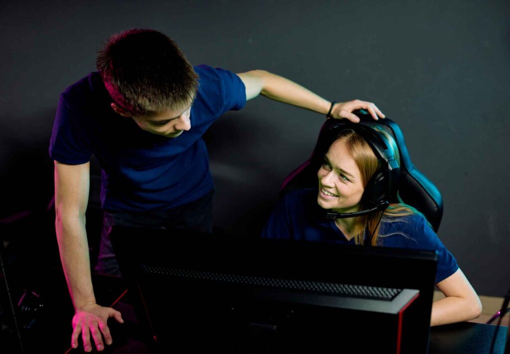 11 Reasons to Date a Gamer You Didn't Know