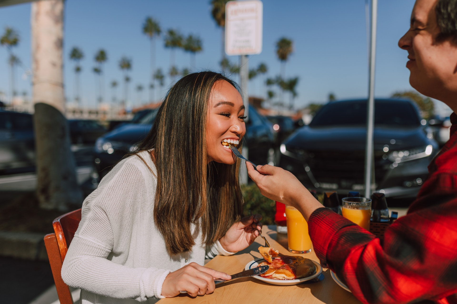 couple eating pancakes