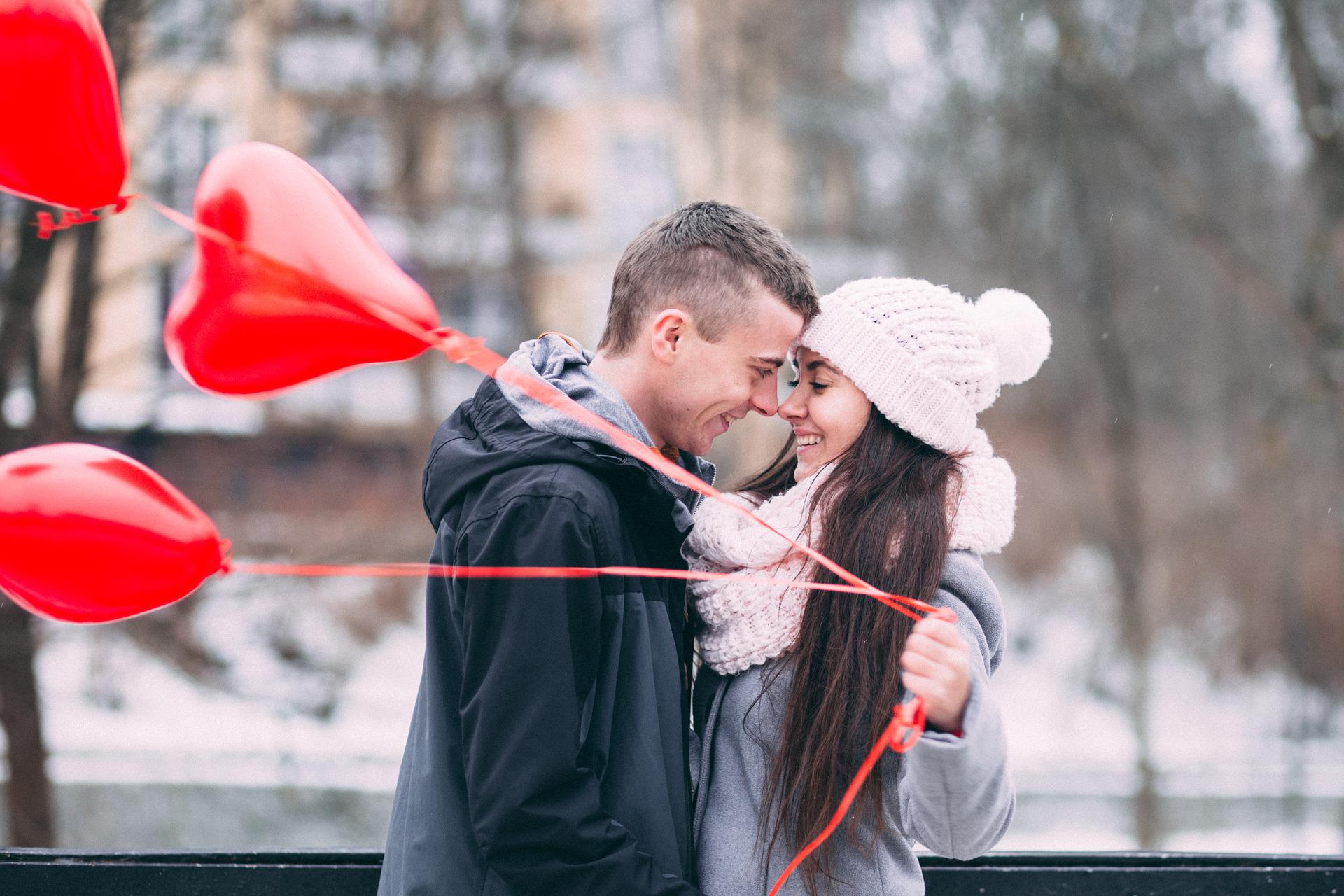 couple dating on snow