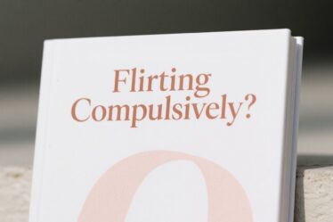 💔 Flirting Compulsively: How to Handle a Partner Who Can’t Stop Flirting
