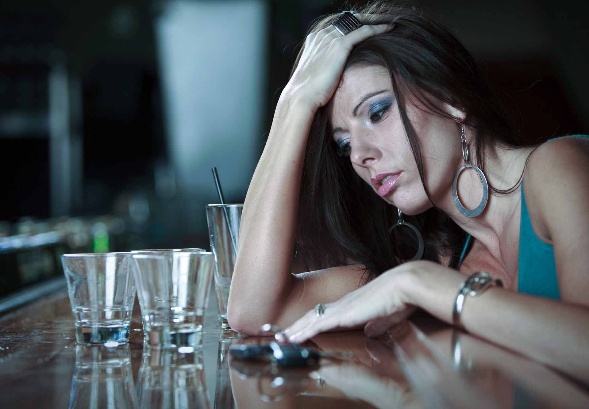 How To Avoid The Embarrassing Drama of Drunk Texting