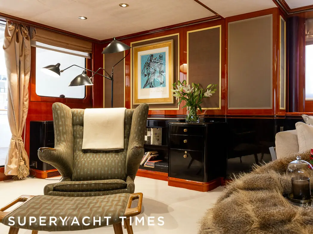 Il Sole yacht saloon