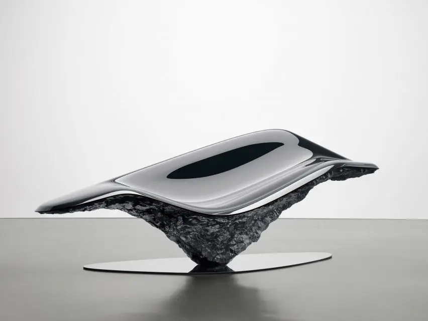 Interior view of Oksýs chaise longue by Pininfarina