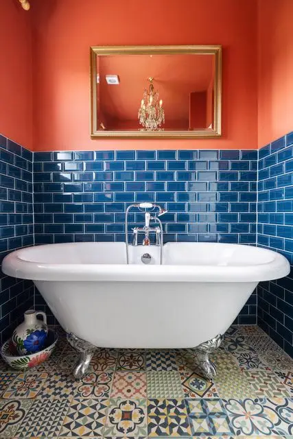 The standalone bath tub