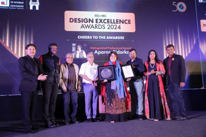 Dr. B. Bhaskar Rao, Chairman, Md Of Kims Hospitals, Ar. Pallavi Anchuri, Chairperson Of Iiid Hrc And Ar. Naveen Kumar, Er. Ravi Anchuri Presenting Iiid Hrc Design Excellence Awards At Park Hyatt (2)