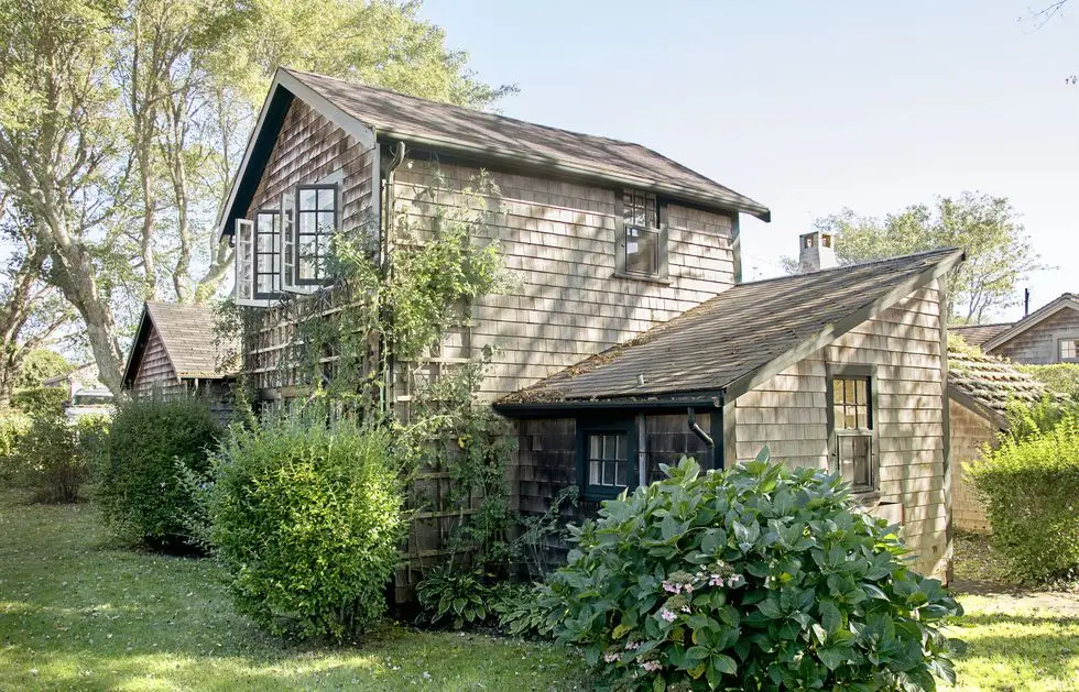 Kevin Isbell Nantucket cottage exterior