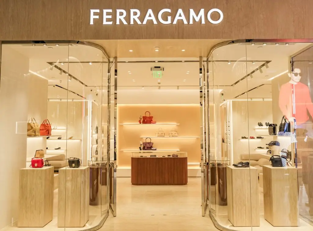 Ferragamo Greenbelt 4