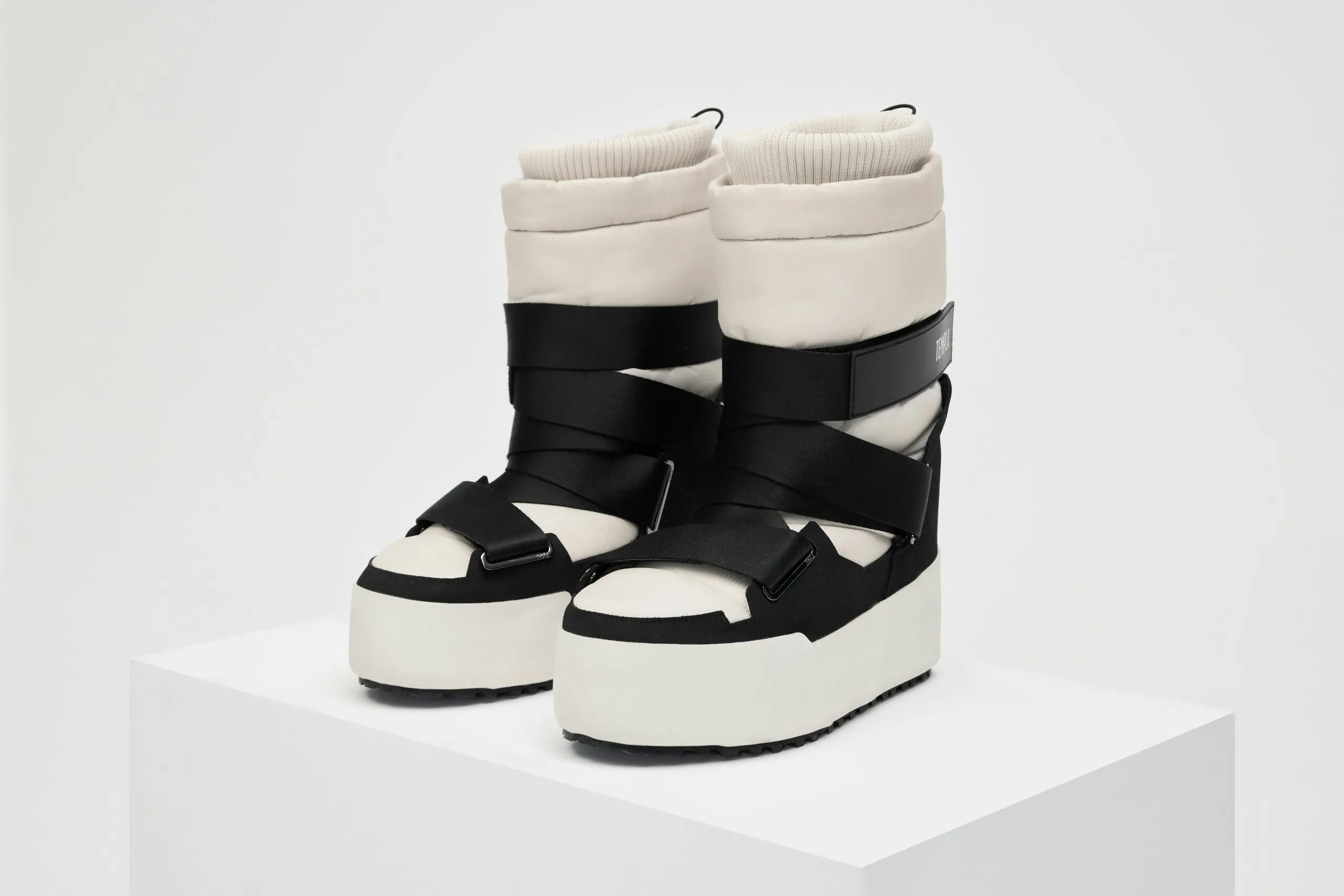 Templa's NFC-connected winter boots. Photo: Templa