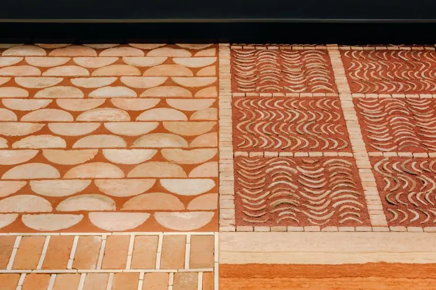 Patterned floor made from organic materials