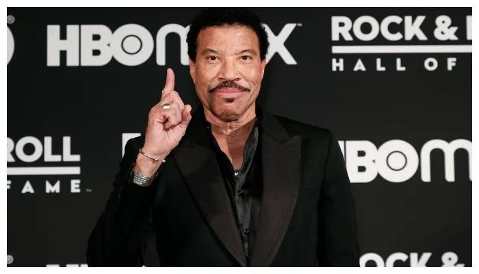 Lionel Richie Has Denied Rumors of Plastic Surgery in the Face of Online Trolling