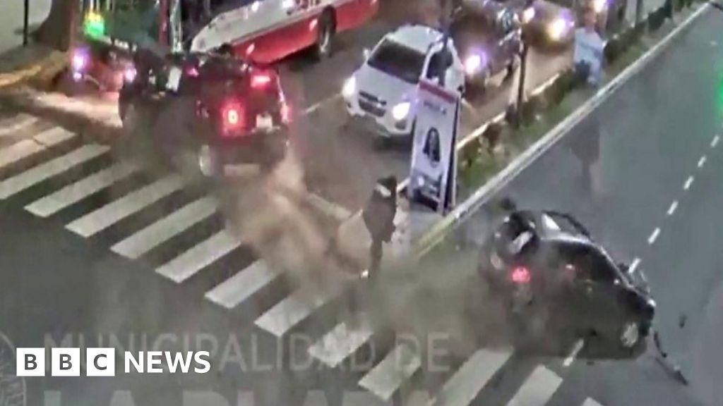 Argentine woman miraculously escapes harm in car crash