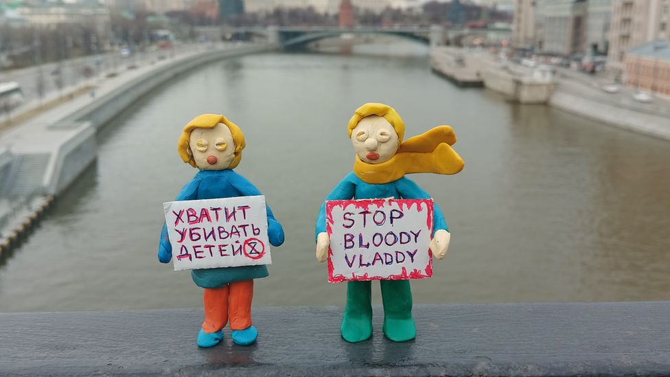 Ukraine war: Russians stage plasticine protests to oppose war