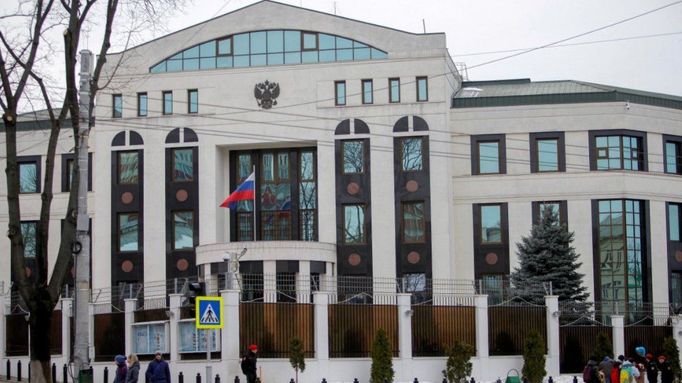 Moldova expels 45 Russian diplomats in spy row