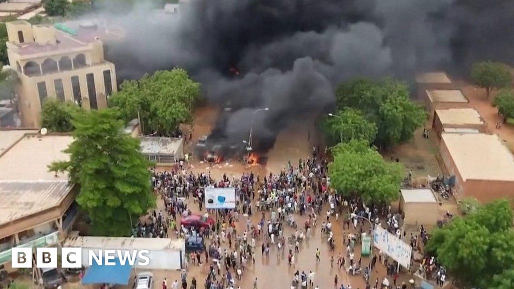 Ousted president’s party HQ set ablaze in Niger