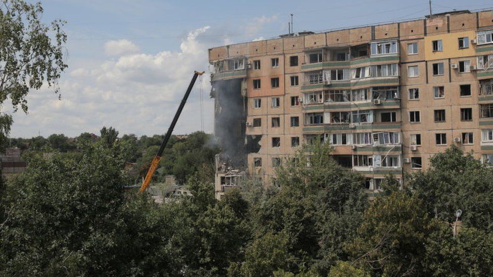 Ukraine war: Russian strike on Zelensky’s home city kills six