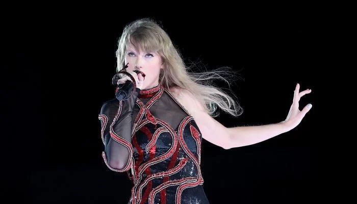 Swift Rides Around Levi’s Stadium on a Golf Cart and Watches Her Father Compete in a Segway Race