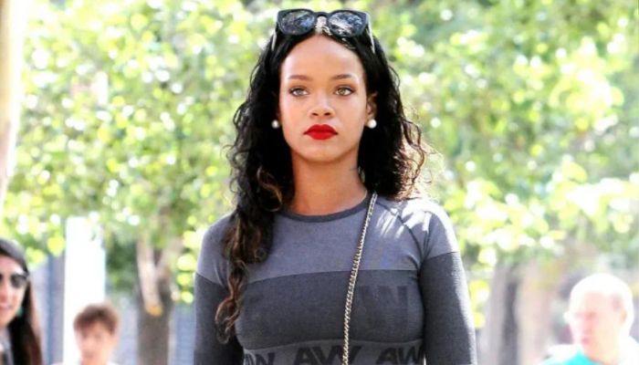 Fans Are in Awe of Rihanna’s Pregnant Style