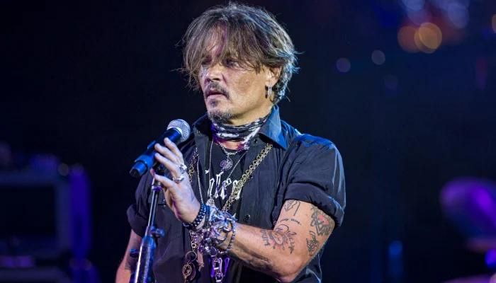 Johnny Depp Manages to Play Through an Ankle Injury in Order to Do His Boston Show