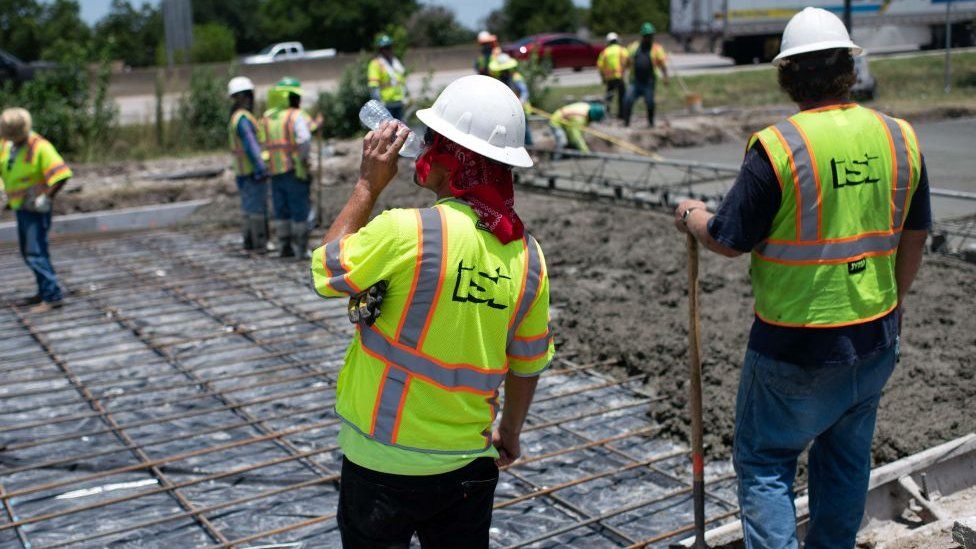 Thirsty and exhausted, Texans feel the heatwave