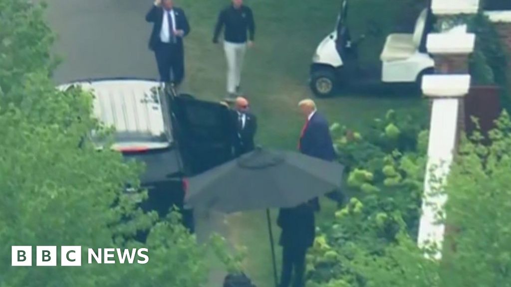 Donald Trump travels to DC ahead of third arraignment