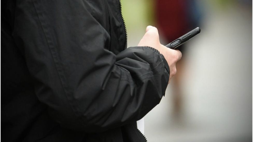 Mobile phone stolen every six minutes in capital, says Met Police