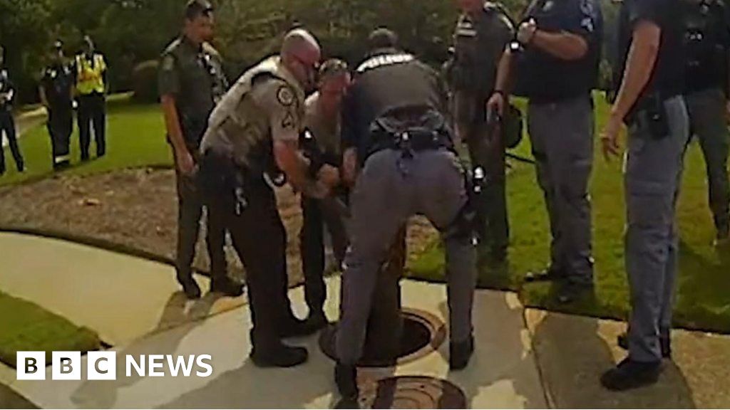 Watch: Suspected thief pulled from drain hiding spot