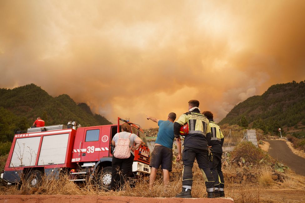 Tenerife wildfires lead to evacuation of villages