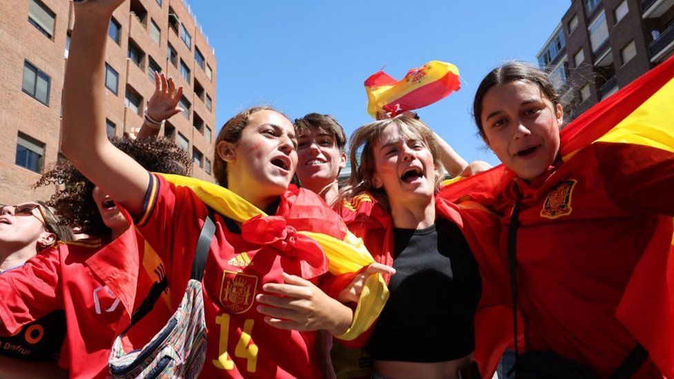 Women’s World Cup: Fans rejoice in Madrid as Spain makes football history