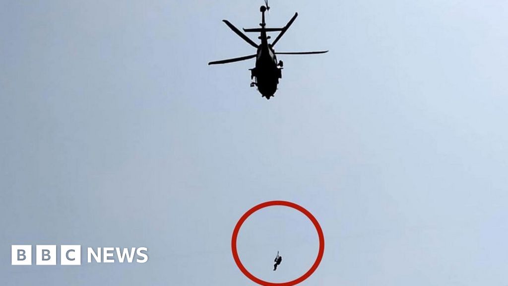 Extraordinary Pakistan rescues caught on camera