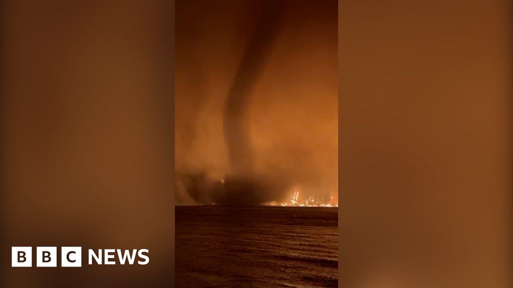 Rare fire tornado seen in British Columbia