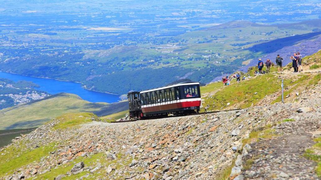 Yr Wyddfa: Snowdon selfies adding to mountain pressures, official says