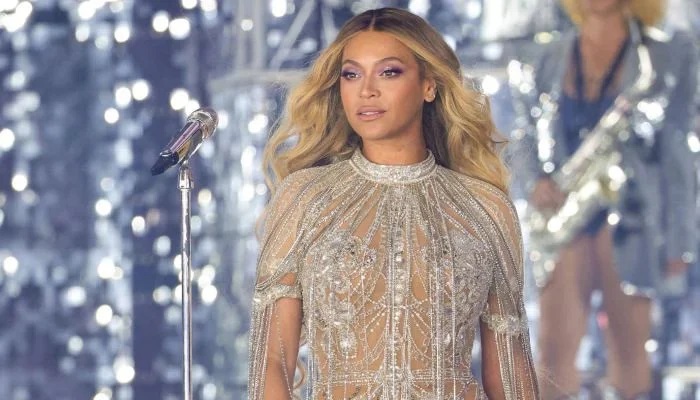 Beyoncé Bribes Fans with $100,000 to To Go Home