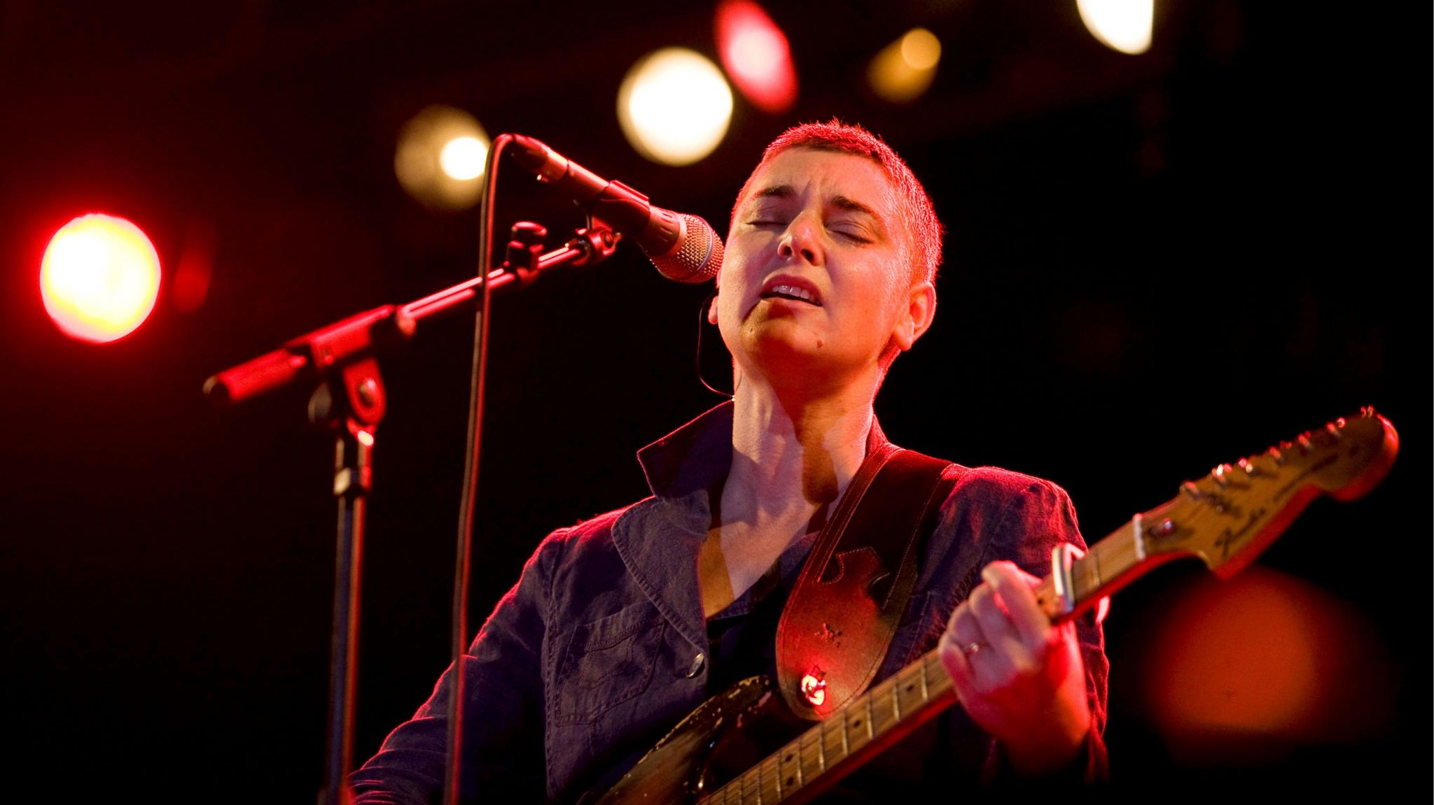 Sinéad O’Connor: Mourners to say final goodbyes ahead of private burial